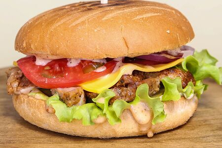 Бургер гриль из свинины