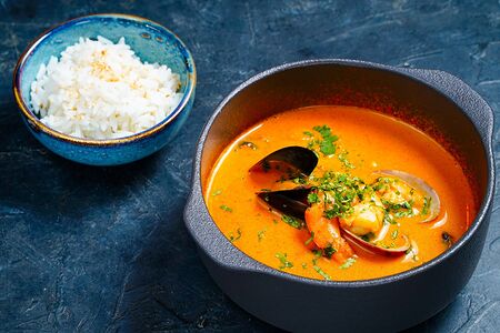 Том-ям с морепродуктами