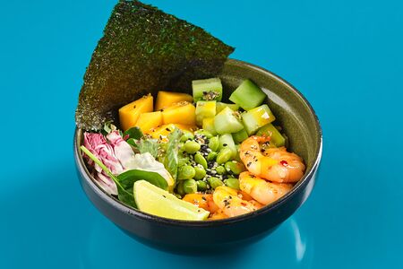 Боул с глазированными креветками