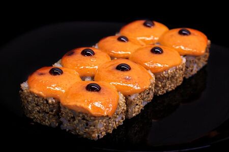 Запеченный острый ролл с тунцом