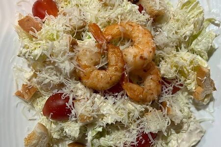 Салат Цезарь с креветками