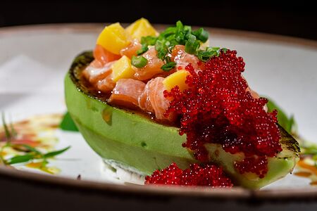 Японский тартар с лососем