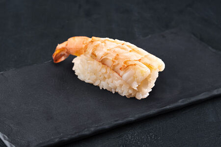 Суши с креветкой