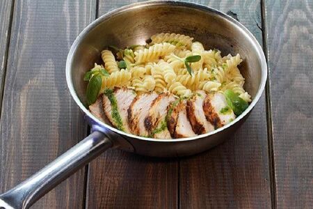 Стейк из индейки на пасте