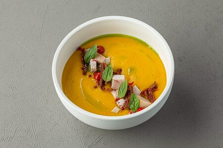 Тыквенный суп с копчёной курицей