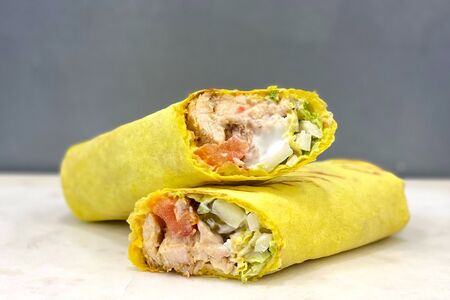 Шаурма в сырном лаваше