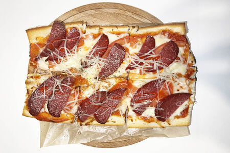 Пицца пепперони