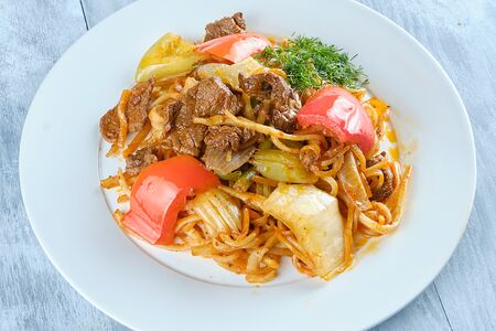 Жареный лагман халяль