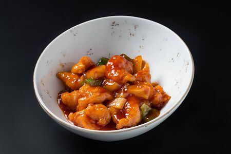 Креветки с ананасом в кисло-сладком соусе