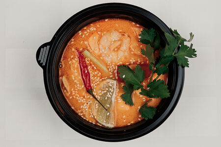 Том ям с морепродуктами