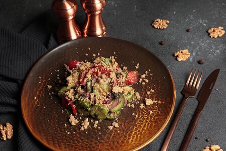 Салат из огурцов и помидоров