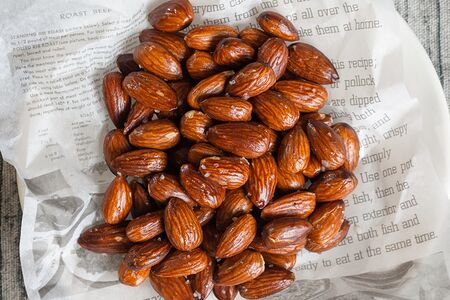 Жареный миндаль