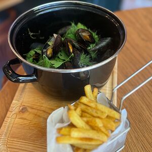 Мидии томатные с пряным соусом