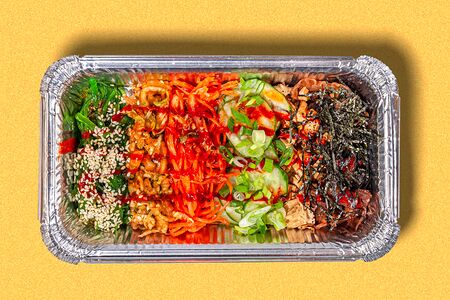 Ассорти корейских салатов