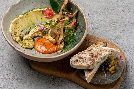 Хумус с вешенками