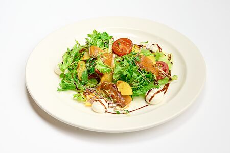 Салат с лососем слабой соли