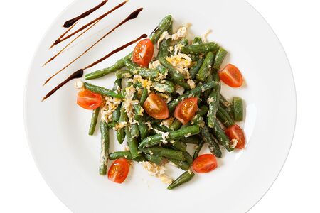 Фасоль с томатами черри