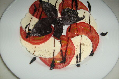 Салат Томато Моцарелла Капрезе