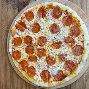 Пепперони, пицца на тонком тесте
