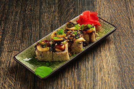 Запеченный ролл с мидиями