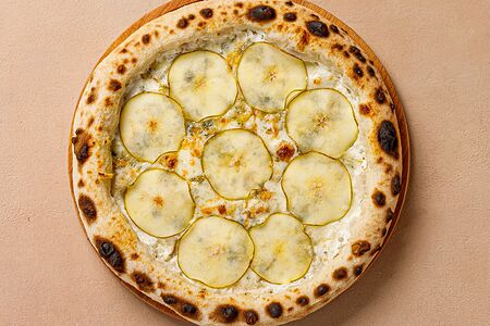 Пицца Груша с сыром горгонзола