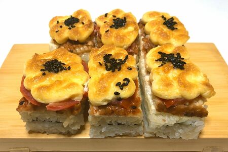 Пицца-ролл с угрем