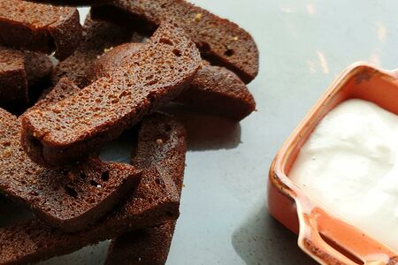 Гренки с соусом Блю чиз