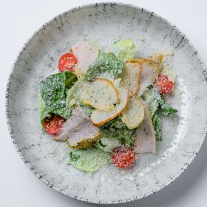 Цезарь с куриным филе