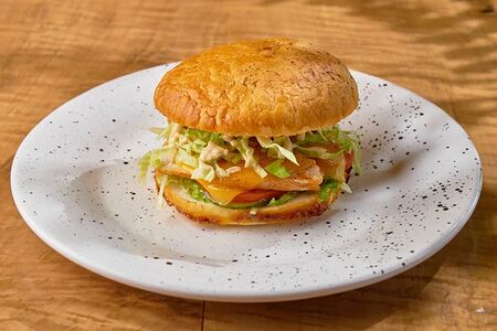 Бургер-цезарь с индейкой су-вид