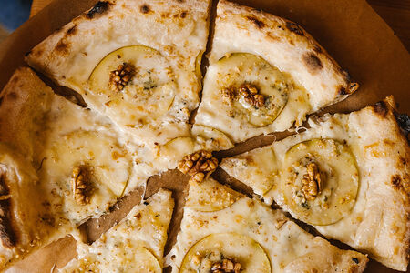 Пицца Пера горгонзола