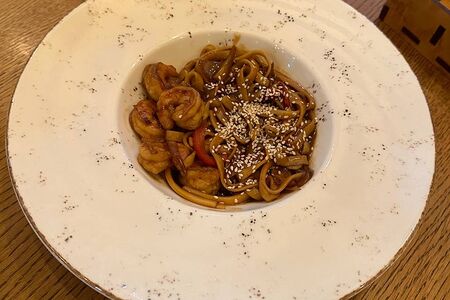 Лапша Вок с креветками (с устричным соусом)