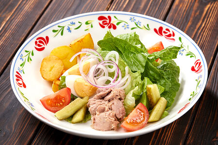 Салат с тунцом