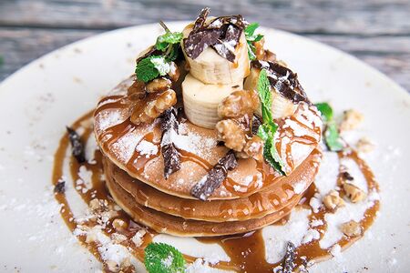 Панкейки с бананом и шоколадом