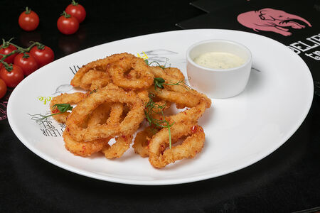 Кольца кальмара с соусом тар-тар