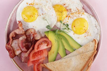 Яичница из трех яиц