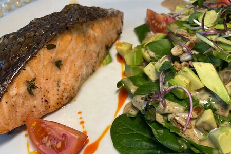 Стейк из сёмги с авокадо