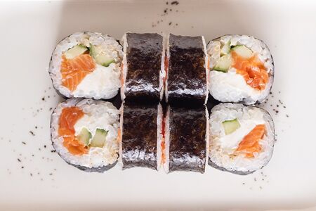 Ролл Салмон спайси