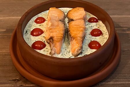 Стейк из лосося в сливочном соусе чкмерули