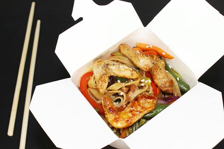 Лапша вок с курицей