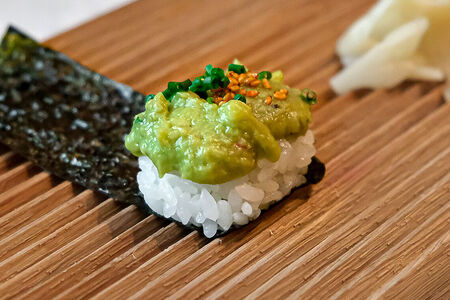 Хенд-ролл Спайси-гуакамоле