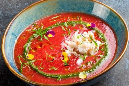 Арбузно-томатный гаспачо с кабом