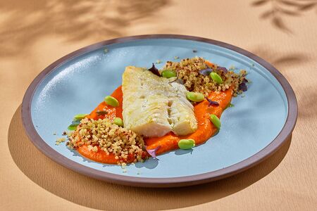 Треска с киноа и тыквенным пюре