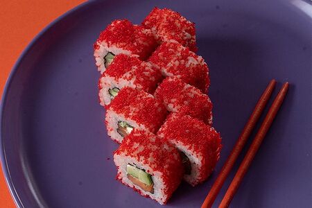 Ролл Калифорния с лососем