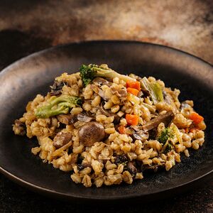 Каша перловая с овощами