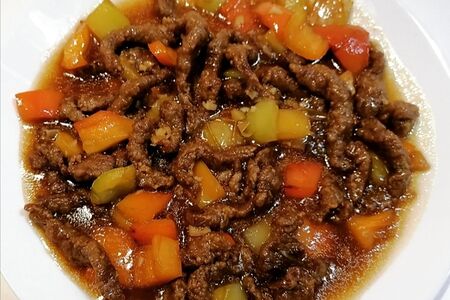 Говядина со сладким перцем в устричном соусе и шаосинском вине