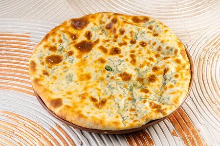 Пирог с зеленью и сыром