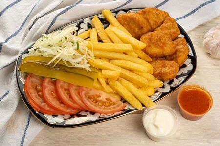 Наггетсы с картошкой фри