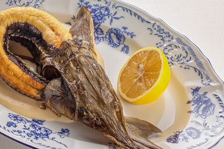 Стерлядь запеченная