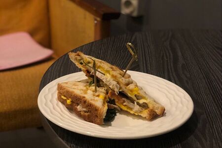 Сэндвич с курицей и шпинатом