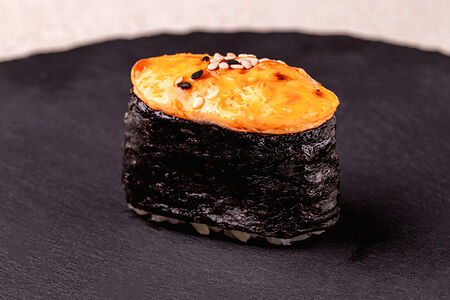 Запеченные суши с тунцом